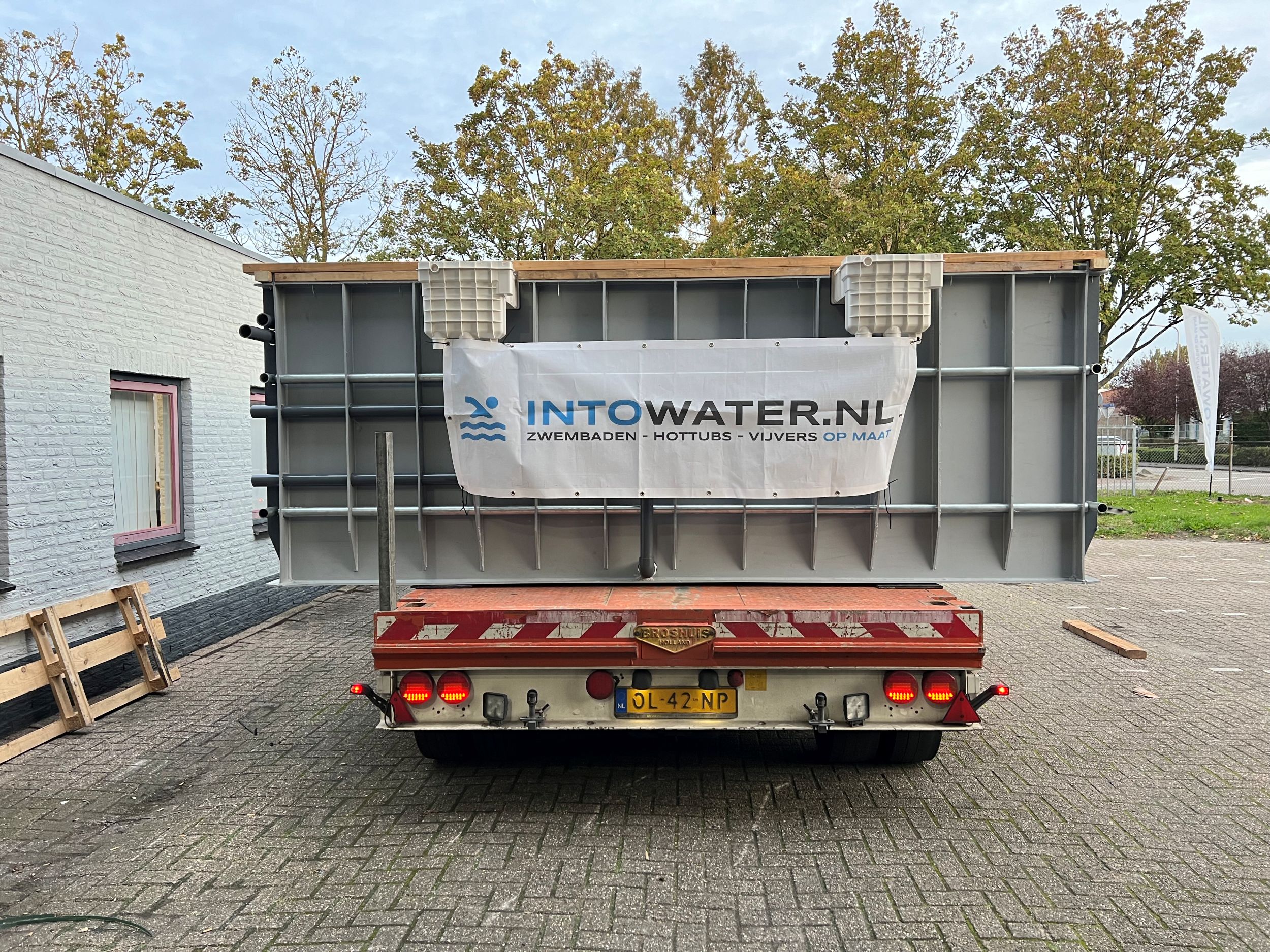 intowater